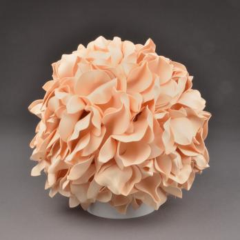 ULW-R07 T-3000K-150C-A Гортензия Белый-Кремовый Светильник светодиодный со сменной лампойв-к. E27. теплый белый свет 3000K. Плафон D150мм. прозрачный. Белое основание. TM Uniel