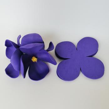 VR-FE2 40T20-S60X70-RNNW7529 CUT702 Lavanda Scuro-Темно-сиреневый Фоамиран. толщина 2мм. Вырубка Четырехлистник. 13х13см. TM Volpe Rosa